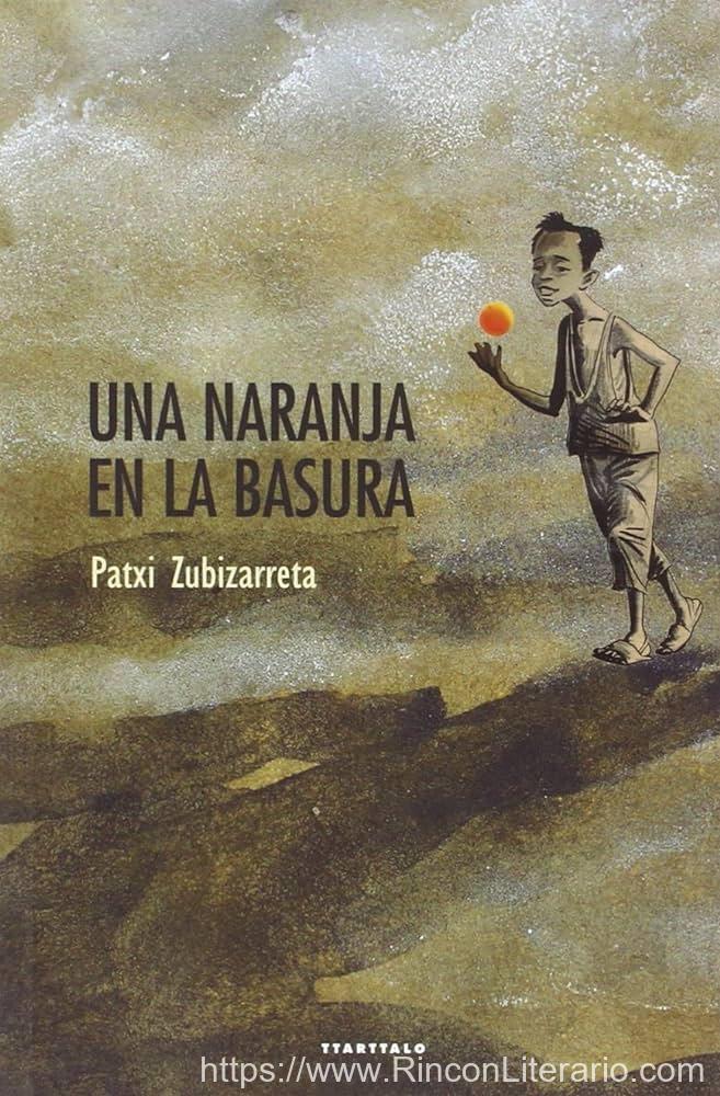 Una naranja en la basura